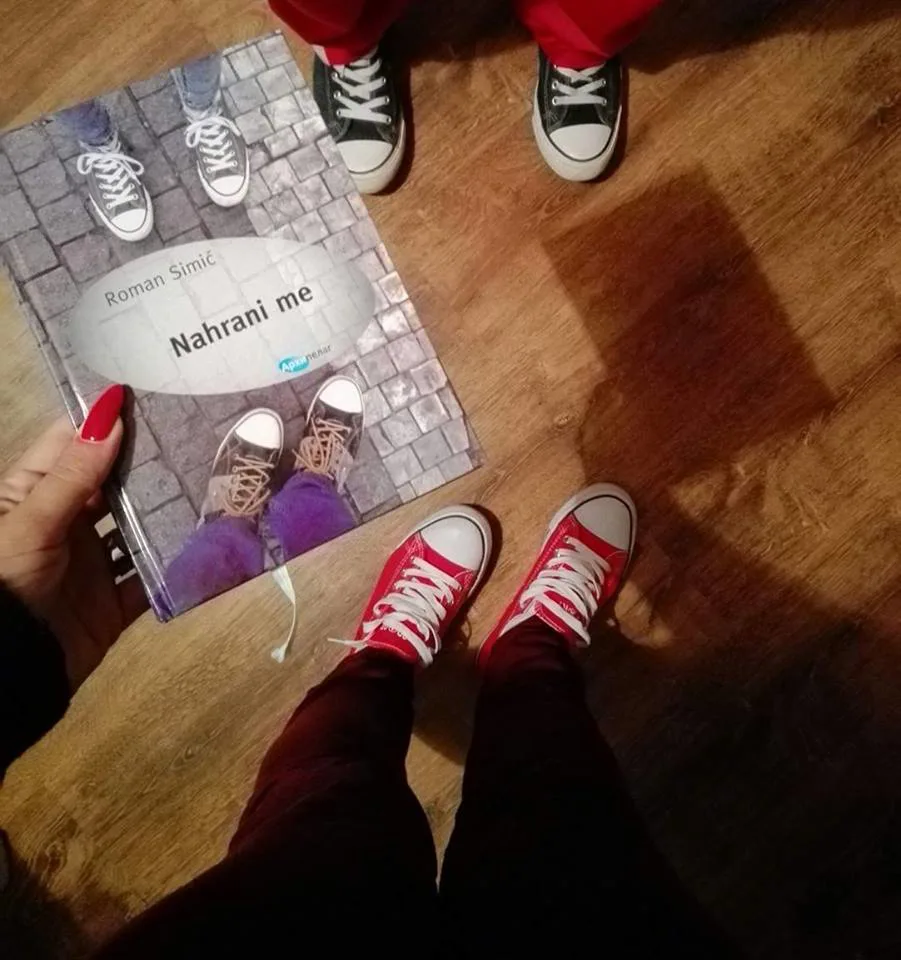 Ilustracija za tekst Konkurs Najlepše fotografije s knjigom Arhipelaga