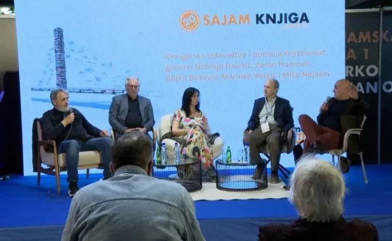 Gojko Božović na Okruglom stolu Izdavaštvo i domaća književnost na 20. Podgoričkom sajmu knjiga